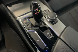 valkoinen BMW 520 2018 kuva 29.