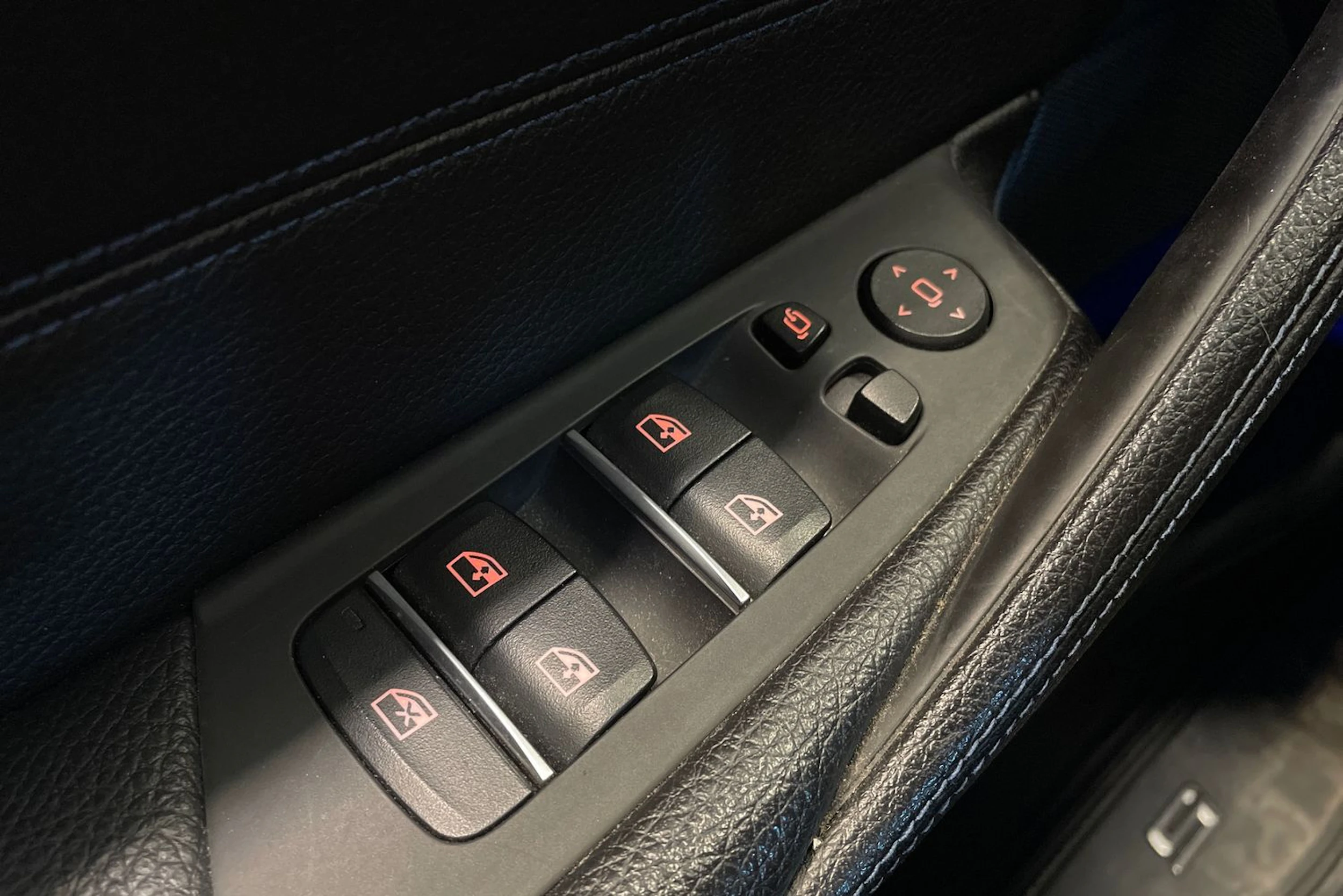 valkoinen BMW 520 2018 kuva 30.