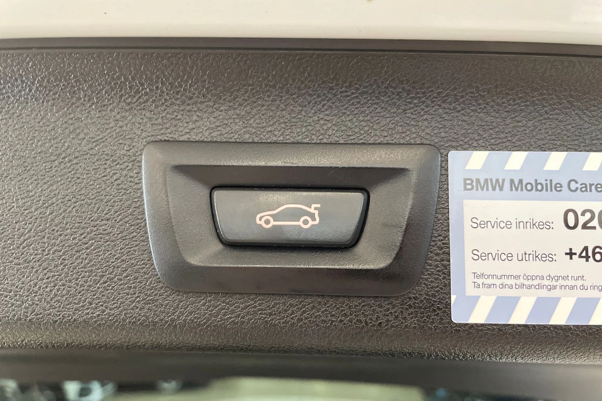 valkoinen BMW 520 2018 kuva 32.