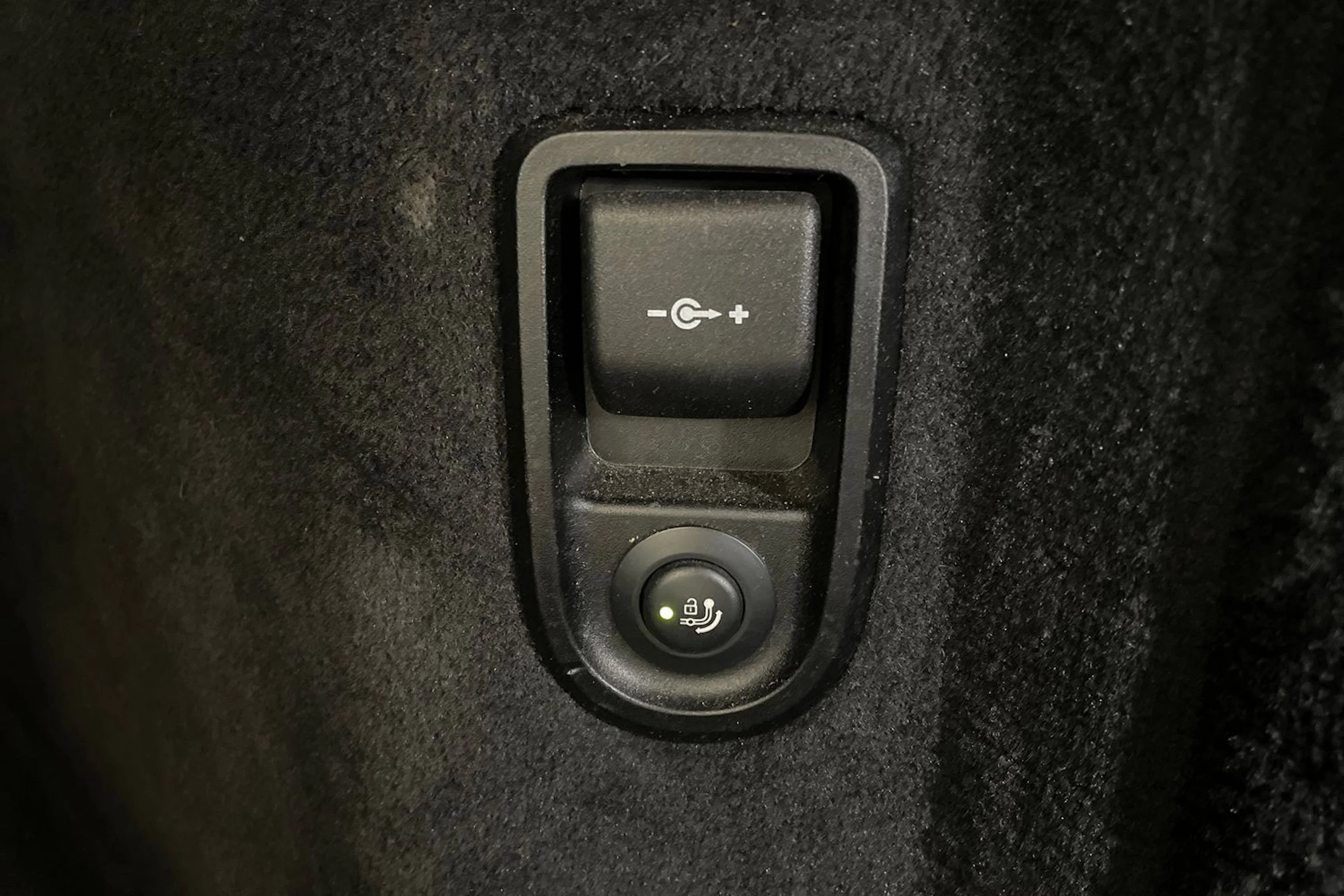 valkoinen BMW 520 2018 kuva 34.