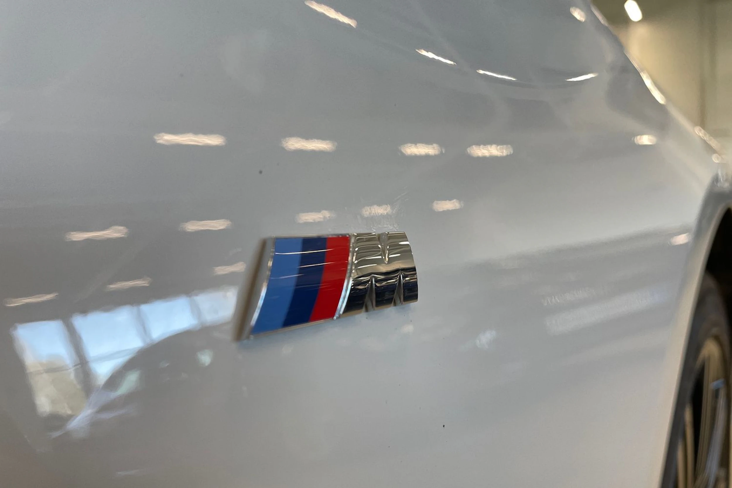 valkoinen BMW 520 2018 kuva 36.