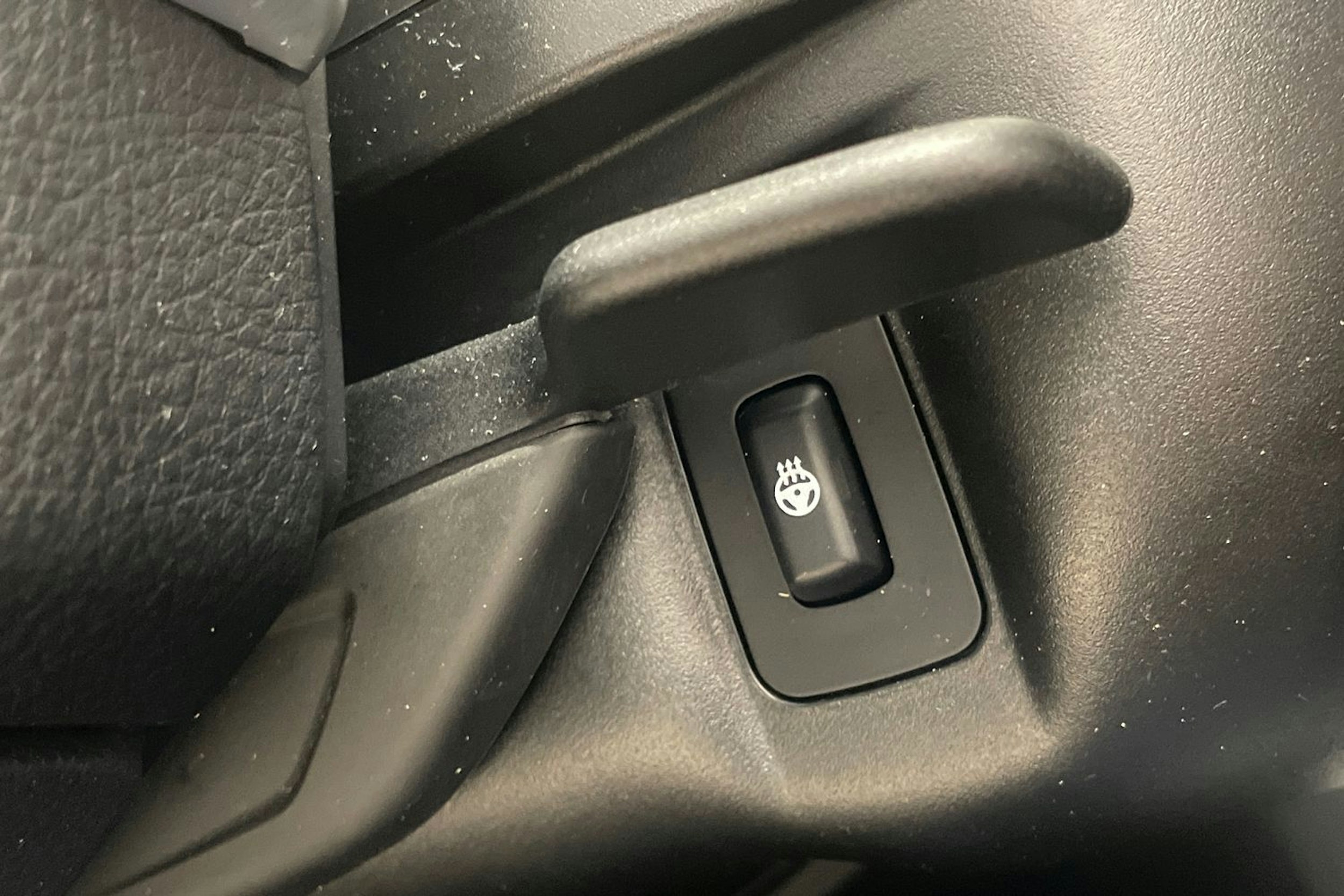 Valkoinen BMW 520 2017 kuva 14.