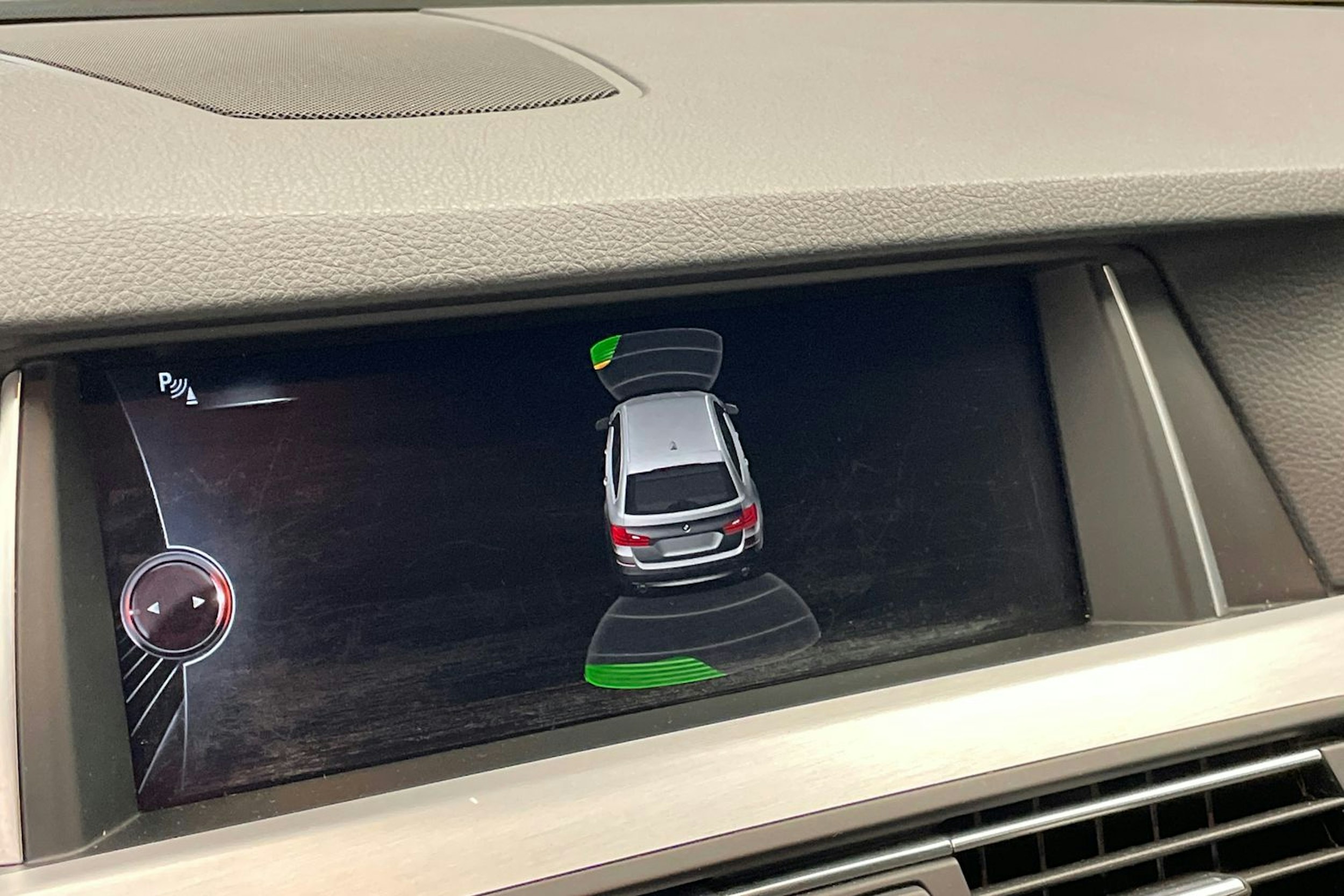 Valkoinen BMW 520 2017 kuva 20.