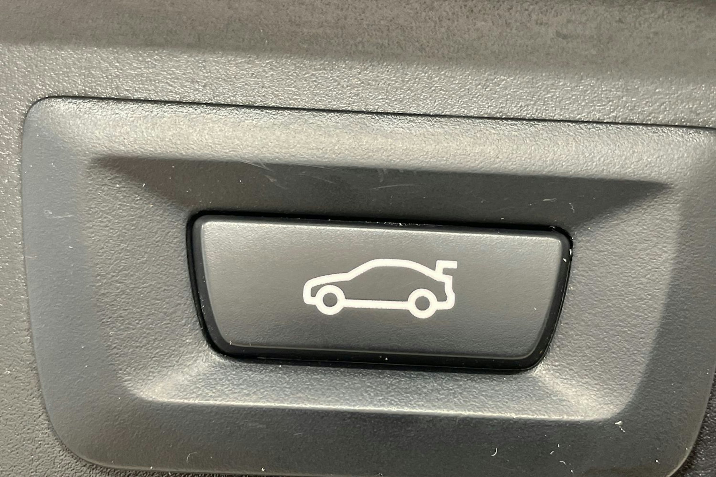 Valkoinen BMW 520 2017 kuva 26.