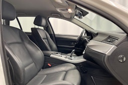 Valkoinen BMW 520 2017 kuva 27.