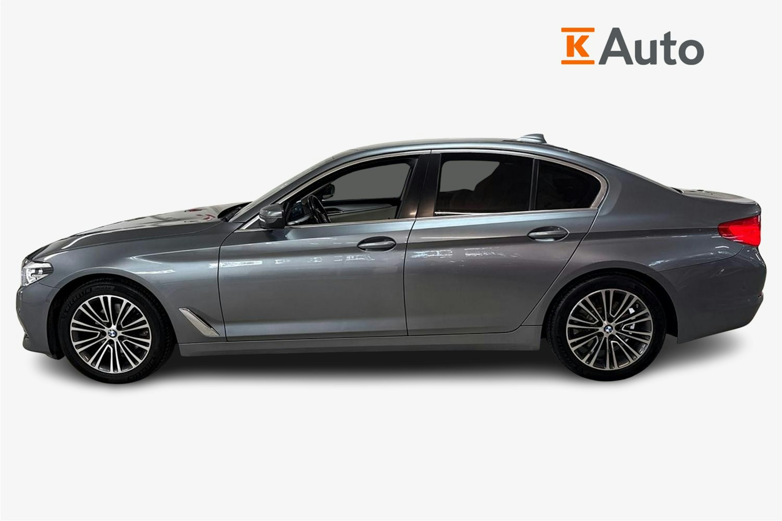 harmaa BMW 520 2017 kuva 5.
