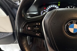 harmaa BMW 520 2017 kuva 13.
