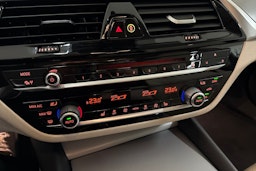 harmaa BMW 520 2017 kuva 26.