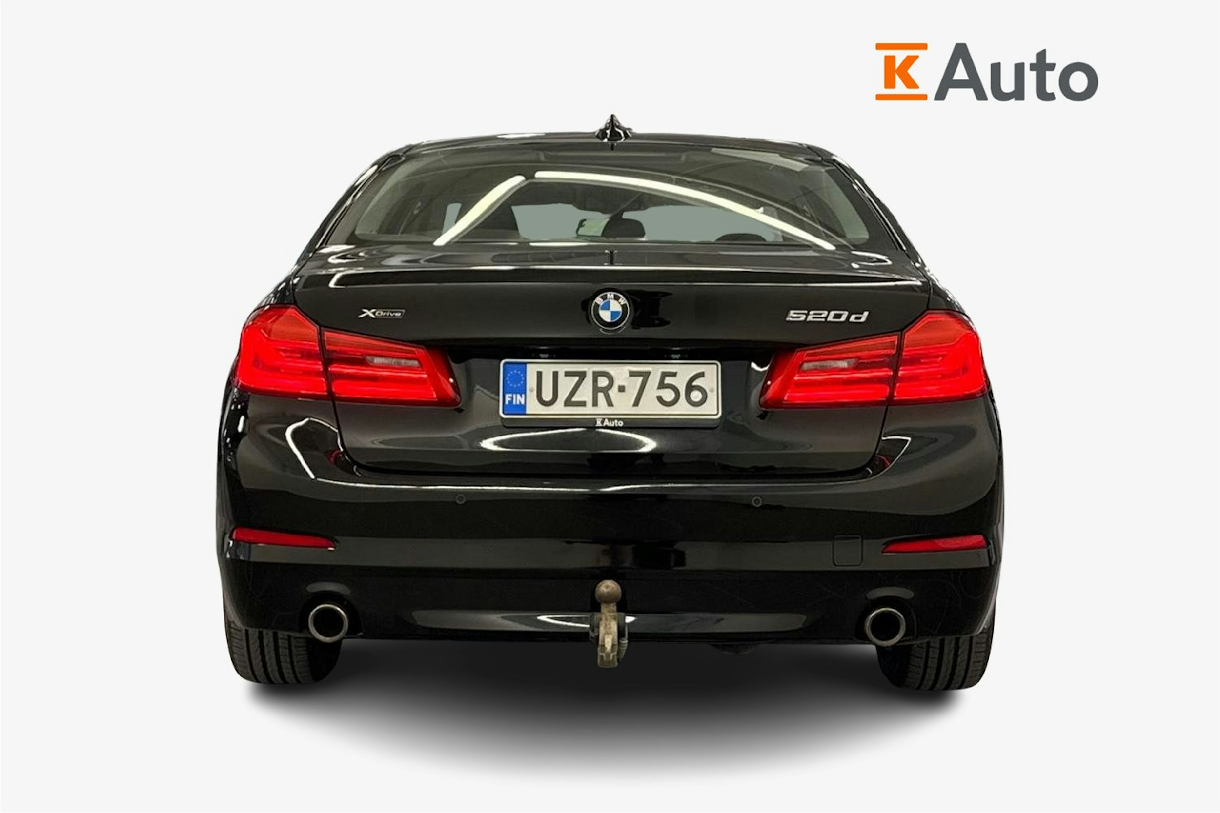 Musta BMW 520 2017 kuva 3.