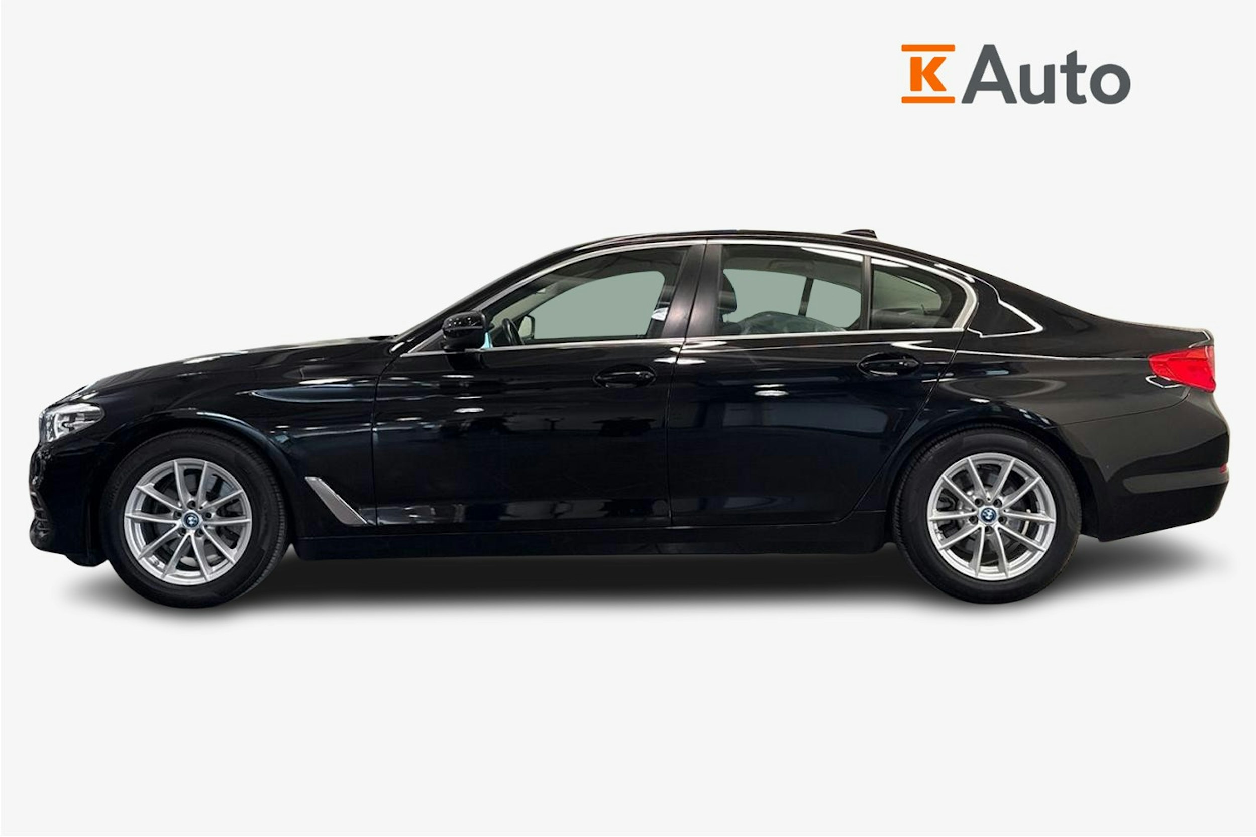 Musta BMW 520 2017 kuva 6.