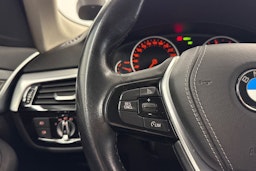 Musta BMW 520 2017 kuva 15.