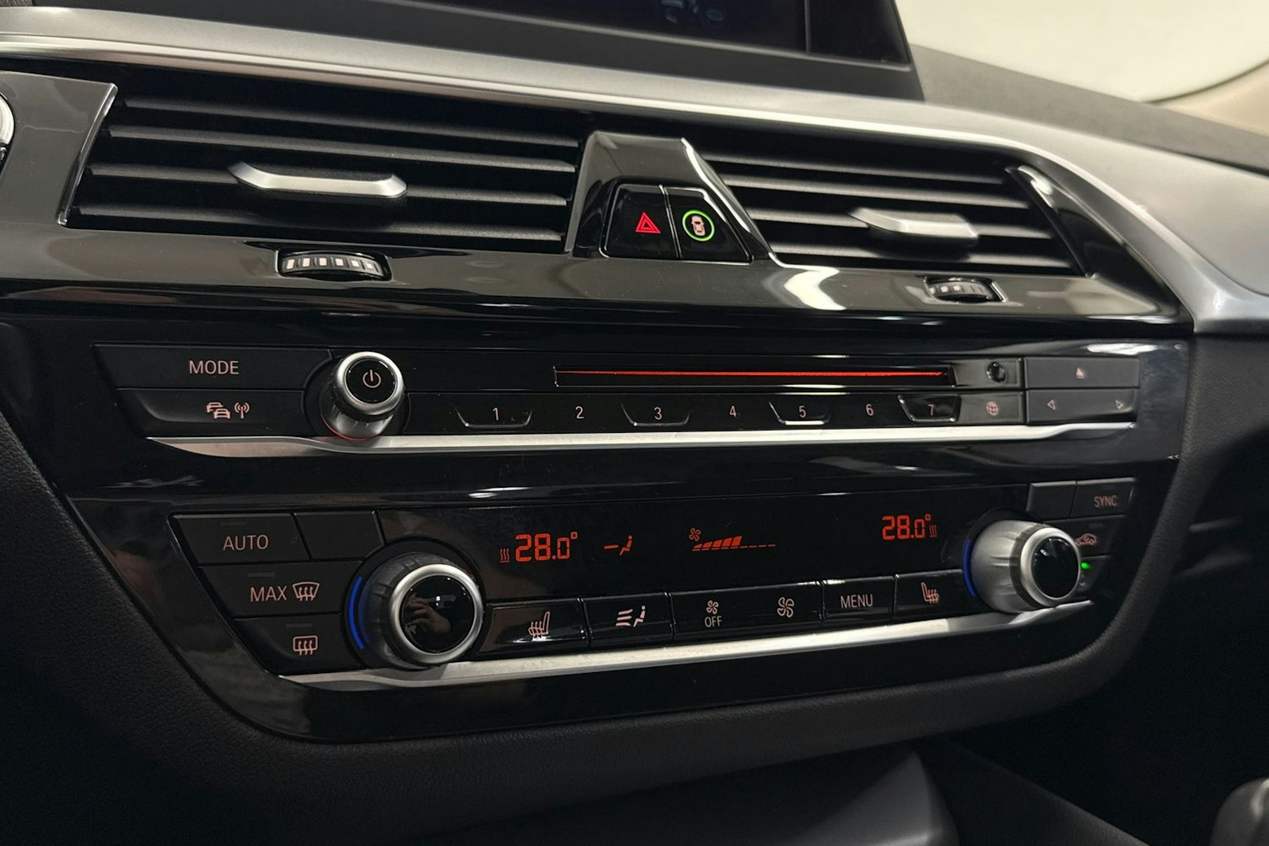 Musta BMW 520 2017 kuva 22.