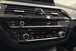 Musta BMW 520 2017 kuva 22.
