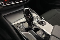 Musta BMW 520 2017 kuva 23.