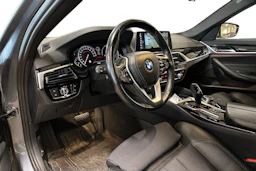 harmaa BMW 520 2017 kuva 3.