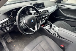 musta BMW 520 2017 kuva 3.