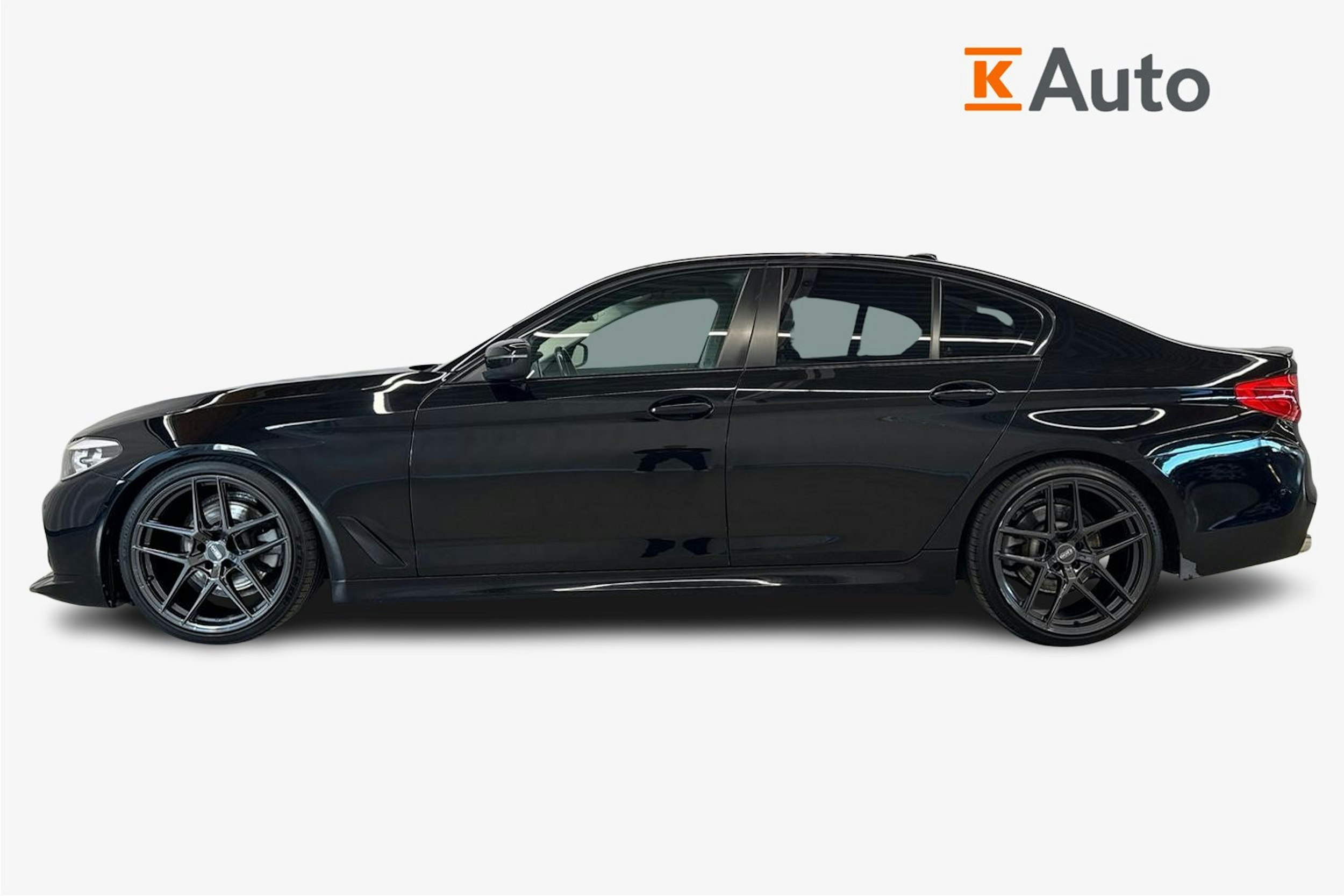 musta BMW 520 2017 kuva 6.