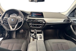 musta BMW 520 2017 kuva 9.