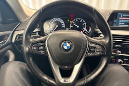 musta BMW 520 2017 kuva 14.