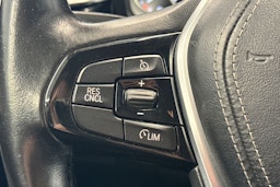 musta BMW 520 2017 kuva 15.