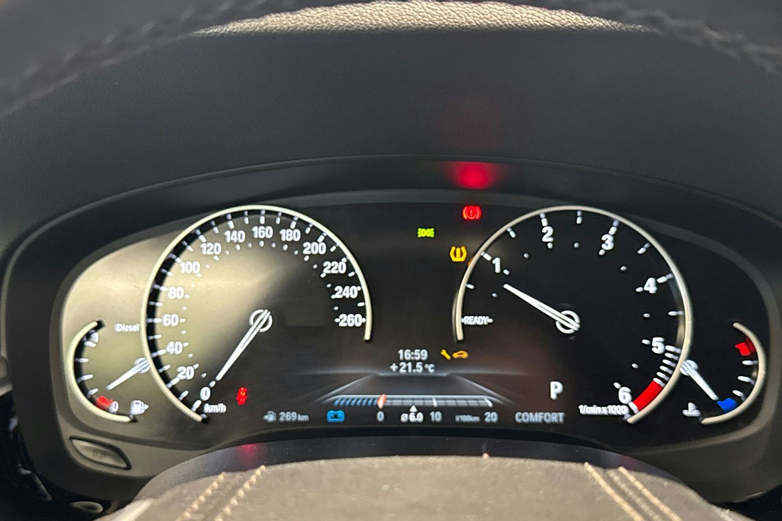 musta BMW 520 2017 kuva 18.