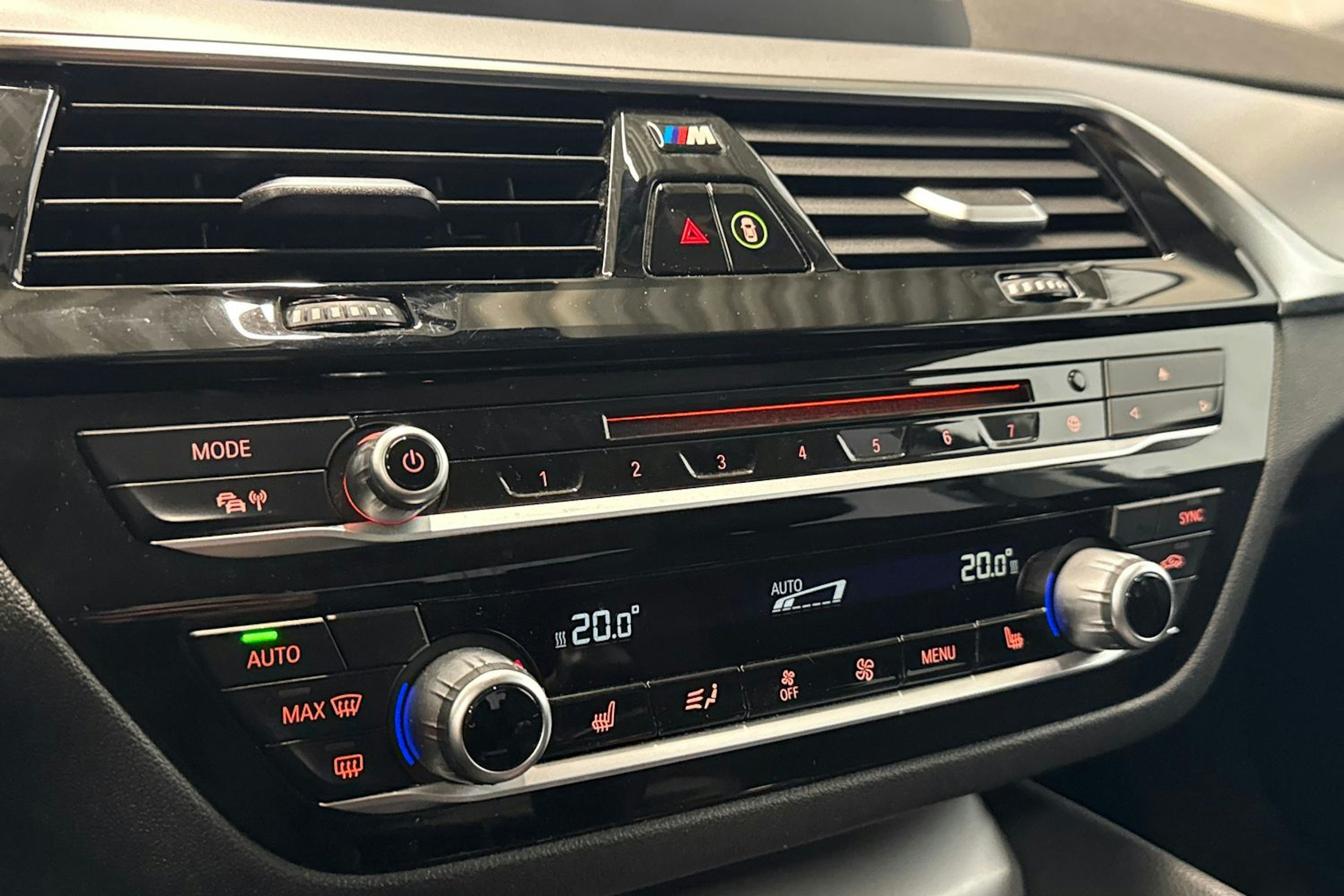 musta BMW 520 2017 kuva 20.