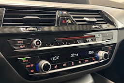 musta BMW 520 2017 kuva 20.