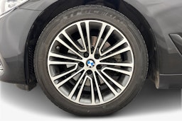 musta BMW 520 2017 kuva 11.