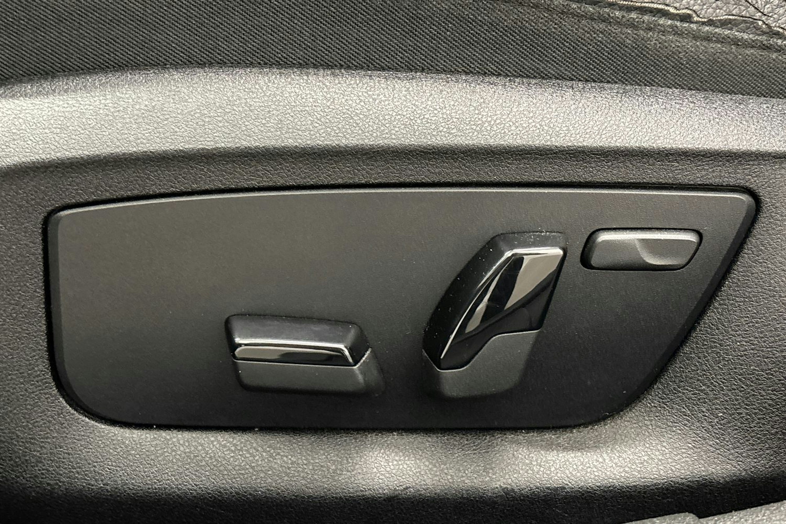 musta BMW 520 2017 kuva 15.