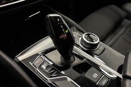 musta BMW 520 2017 kuva 22.