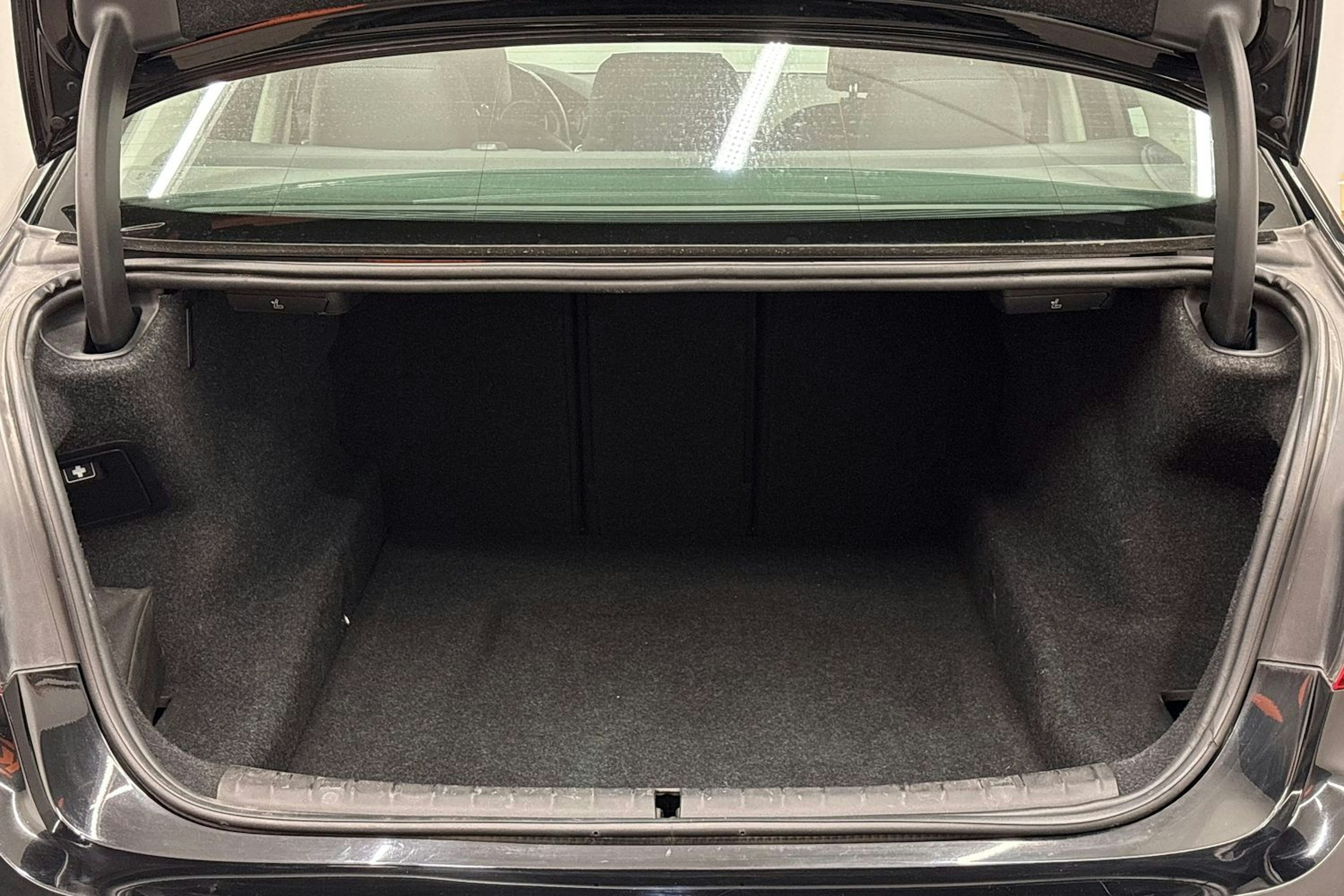 musta BMW 520 2017 kuva 23.