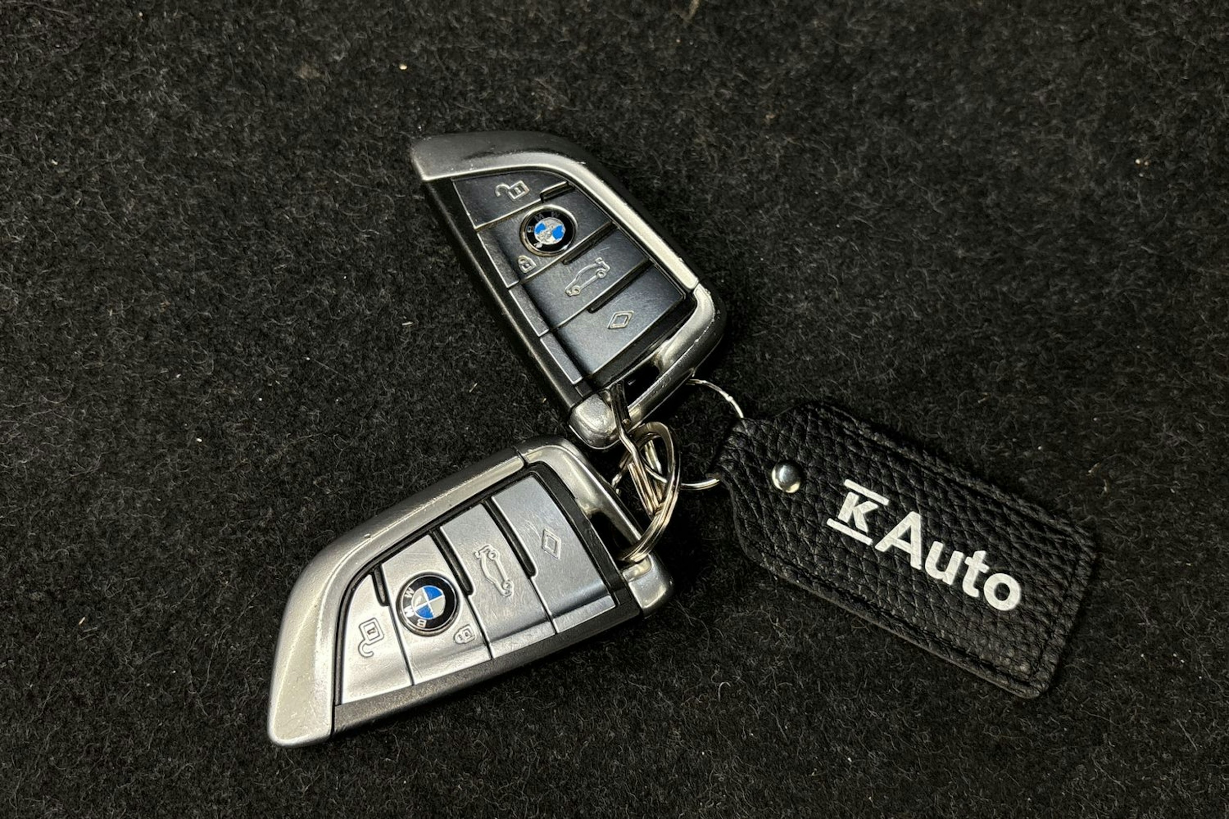 musta BMW 520 2017 kuva 24.