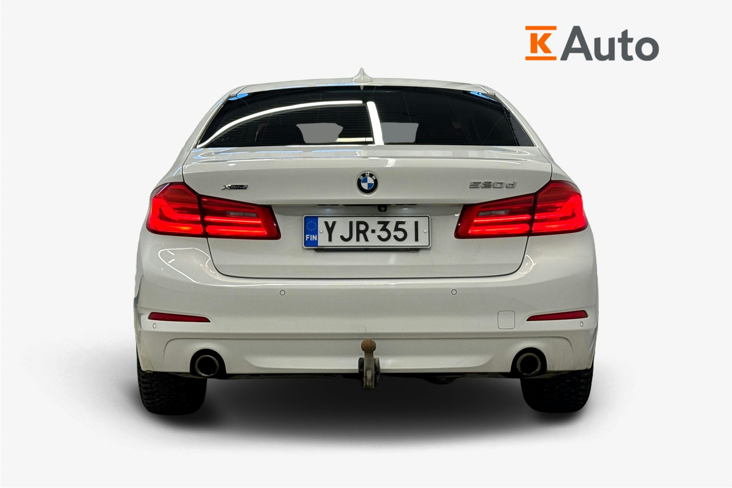 valkoinen BMW 520 2017 kuva 3.