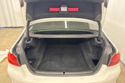 valkoinen BMW 520 2017 kuva 10.