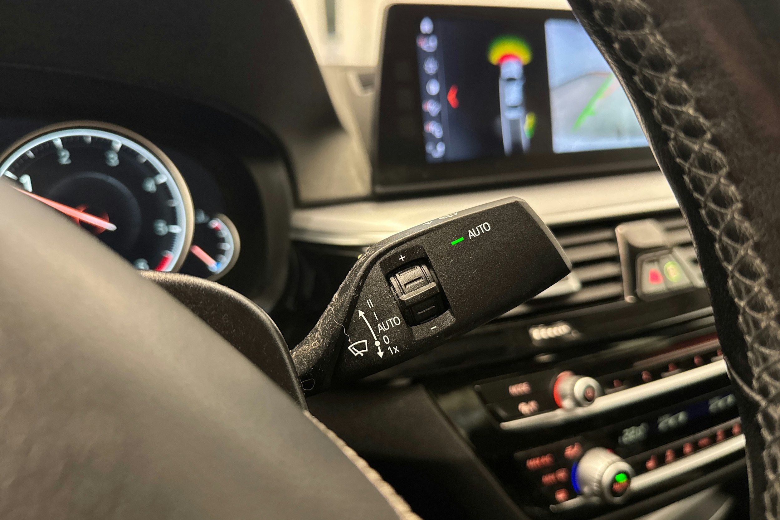 valkoinen BMW 520 2017 kuva 26.