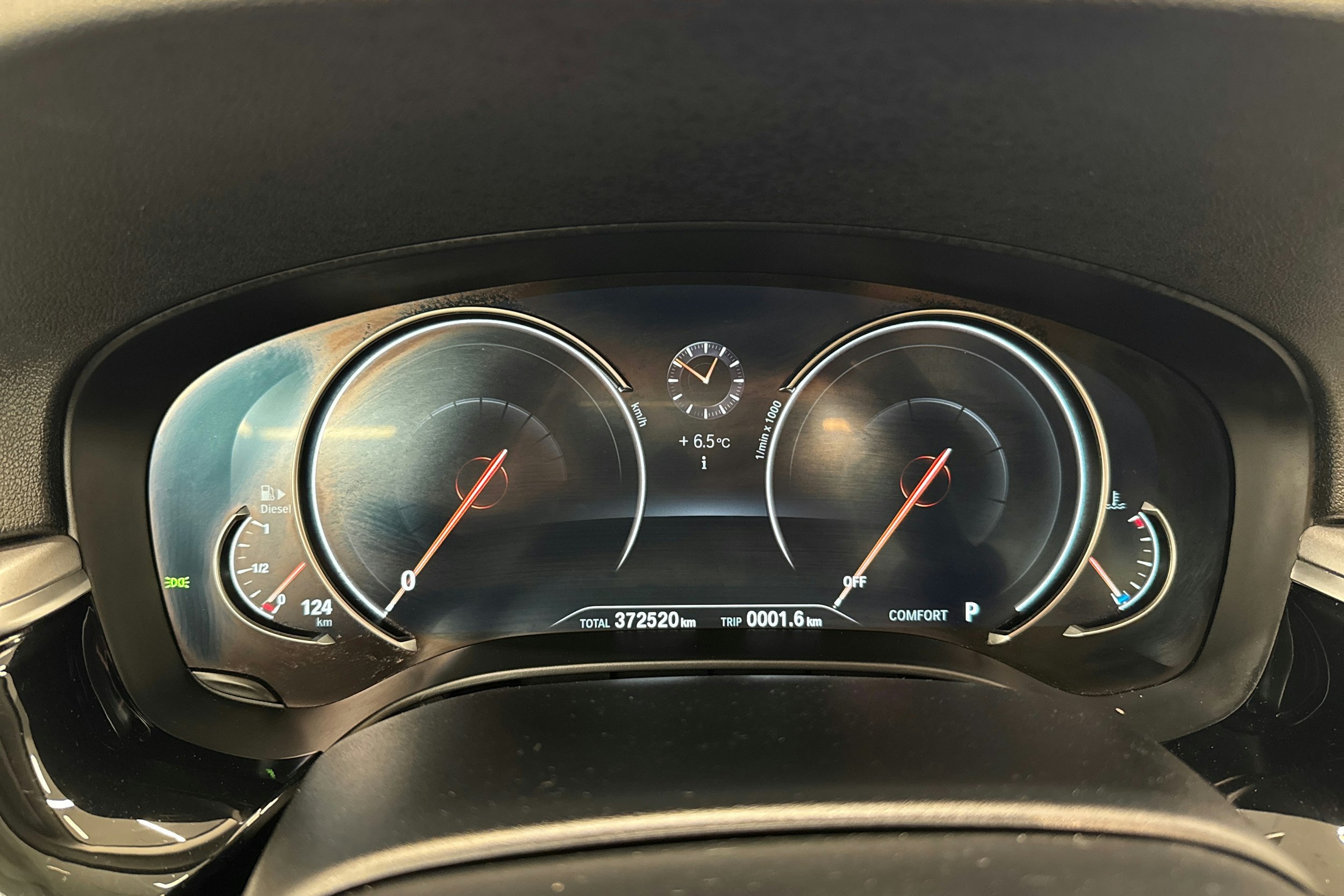 valkoinen BMW 520 2017 kuva 27.