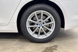 valkoinen BMW 520 2017 kuva 28.