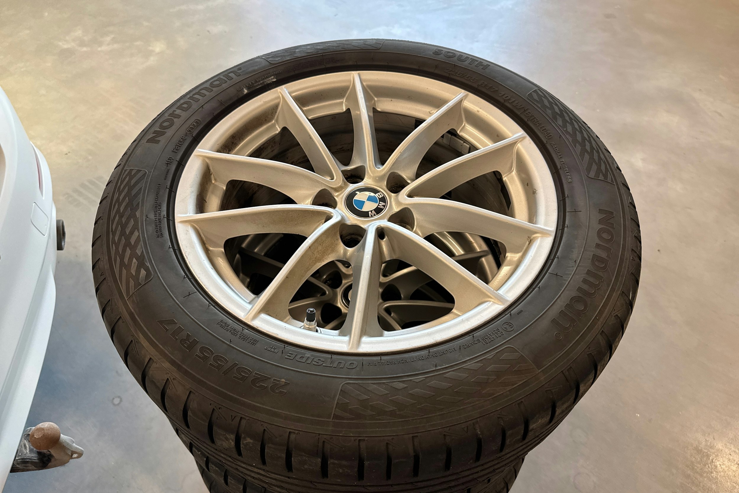 valkoinen BMW 520 2017 kuva 29.