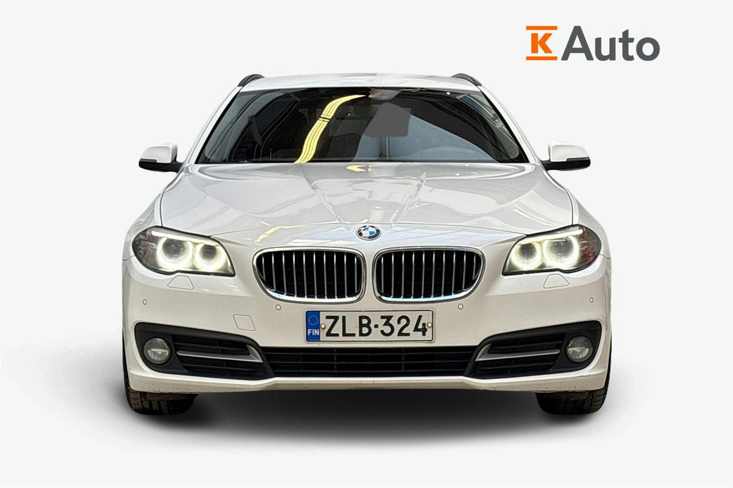 Valkoinen BMW 520 2017 kuva 4.