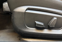 Valkoinen BMW 520 2017 kuva 15.