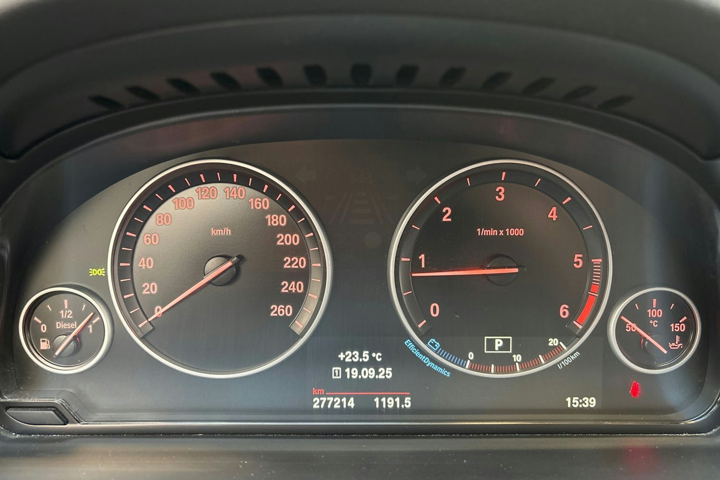 Valkoinen BMW 520 2017 kuva 18.
