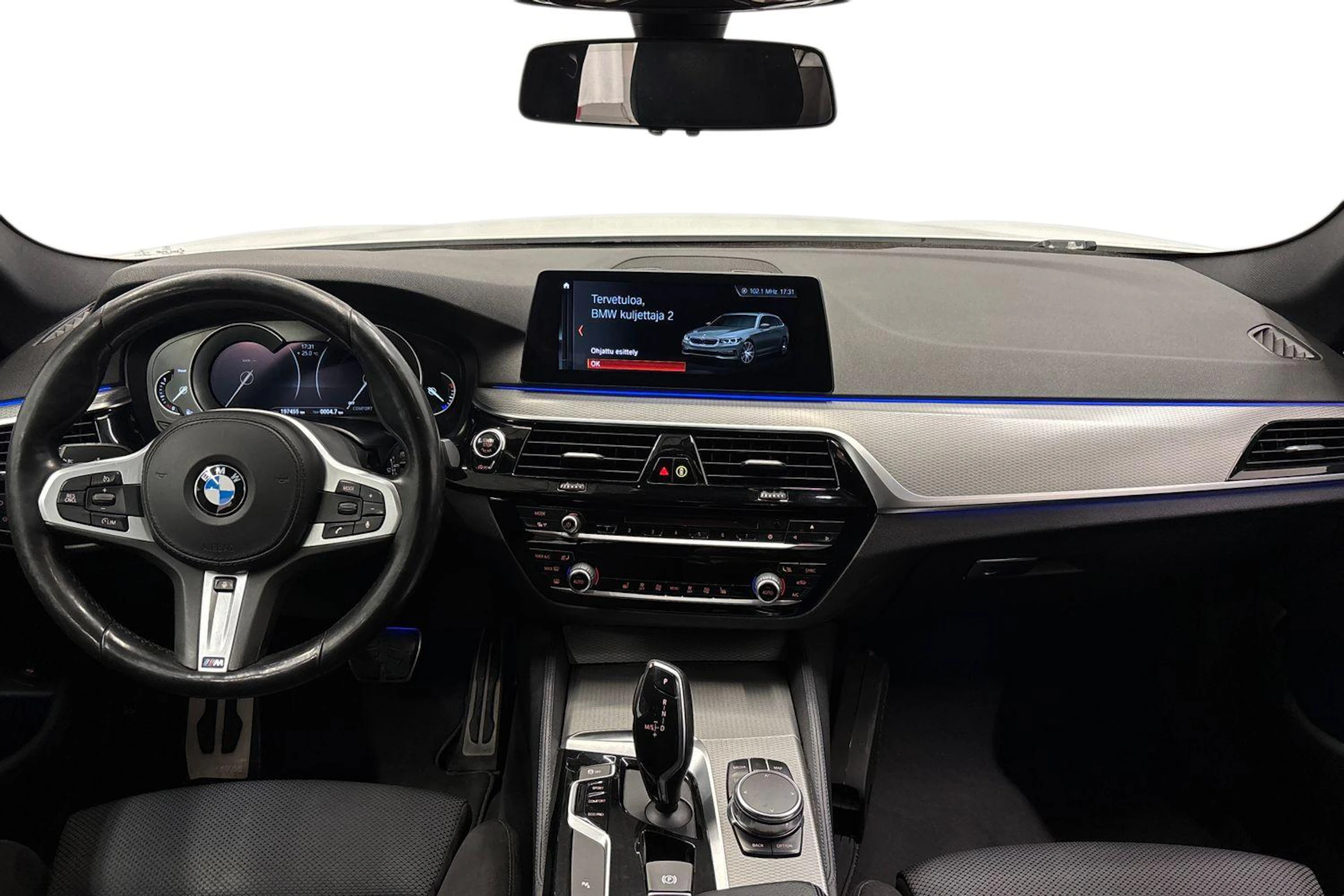 valkoinen BMW 520 2018 kuva 7.