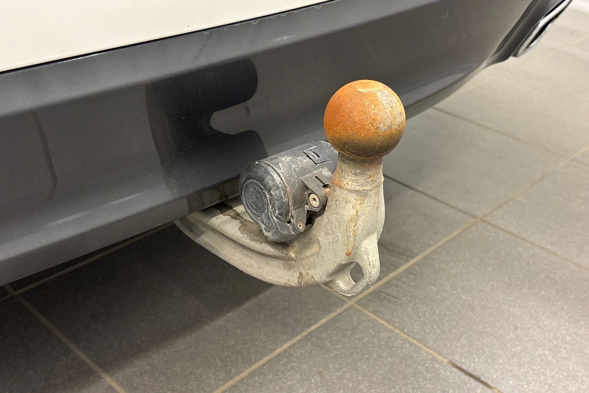 valkoinen BMW 520 2018 kuva 15.