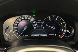 valkoinen BMW 520 2018 kuva 17.