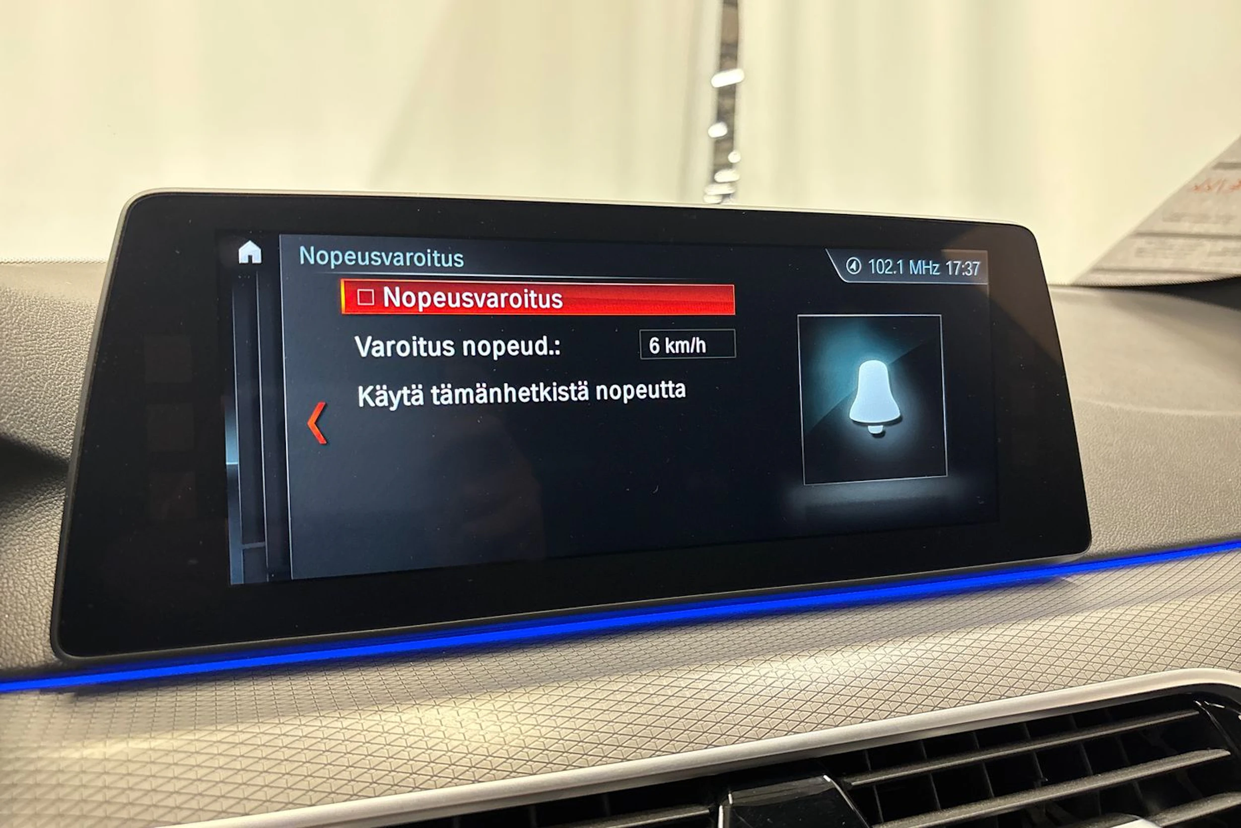 valkoinen BMW 520 2018 kuva 24.
