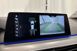 valkoinen BMW 520 2018 kuva 26.