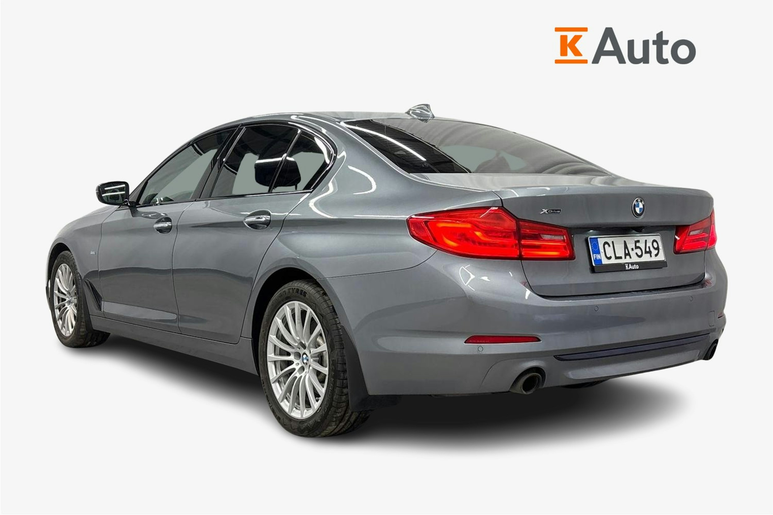 harmaa BMW 520 2018 kuva 2.