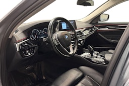 harmaa BMW 520 2018 kuva 6.