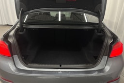 harmaa BMW 520 2018 kuva 13.