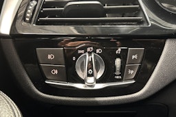 harmaa BMW 520 2018 kuva 17.